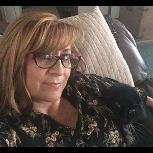 Meet your Posher, Carla